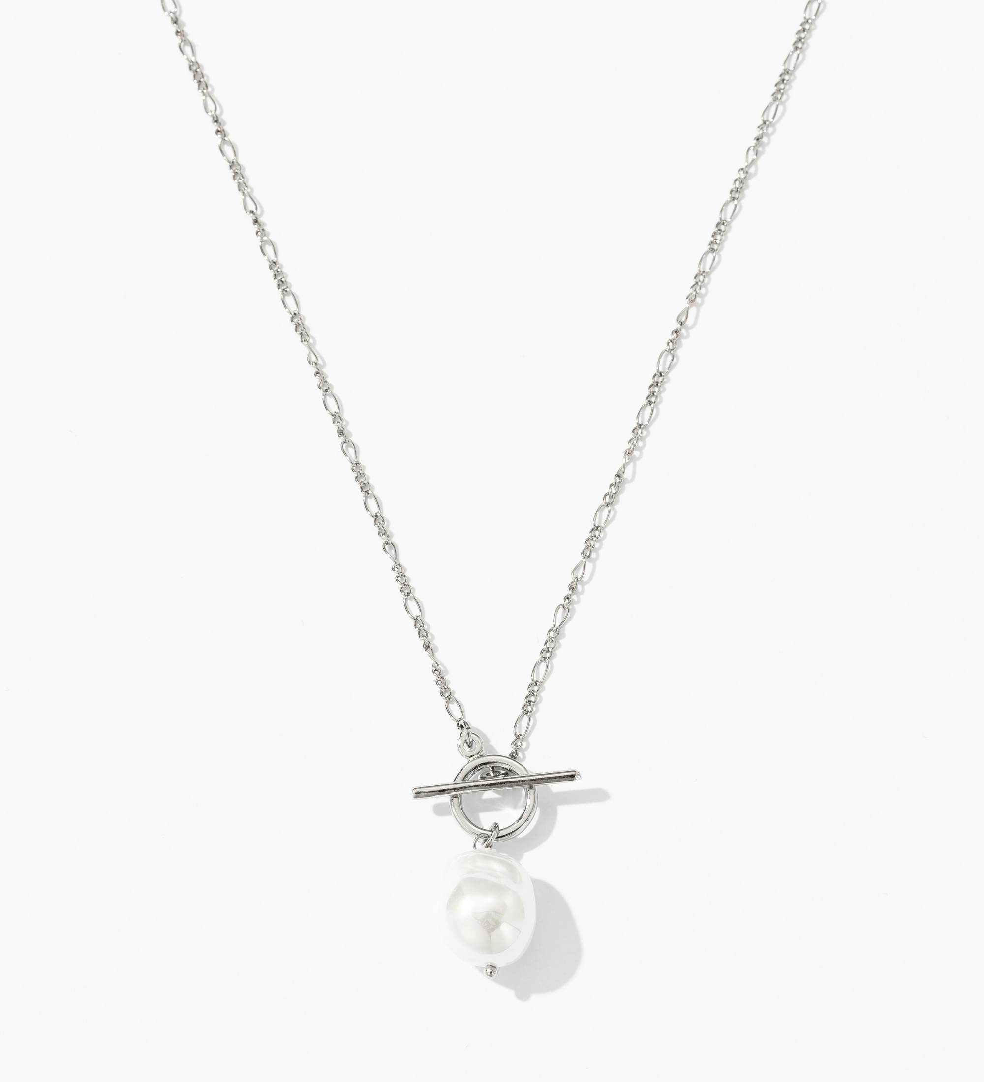 Elegant Necklace with Golden Pearl