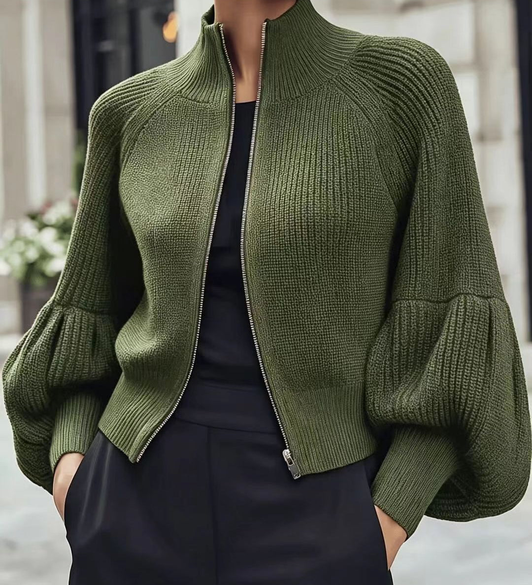 Women's fuzzy lantern-sleeve sweater - Soft and textured