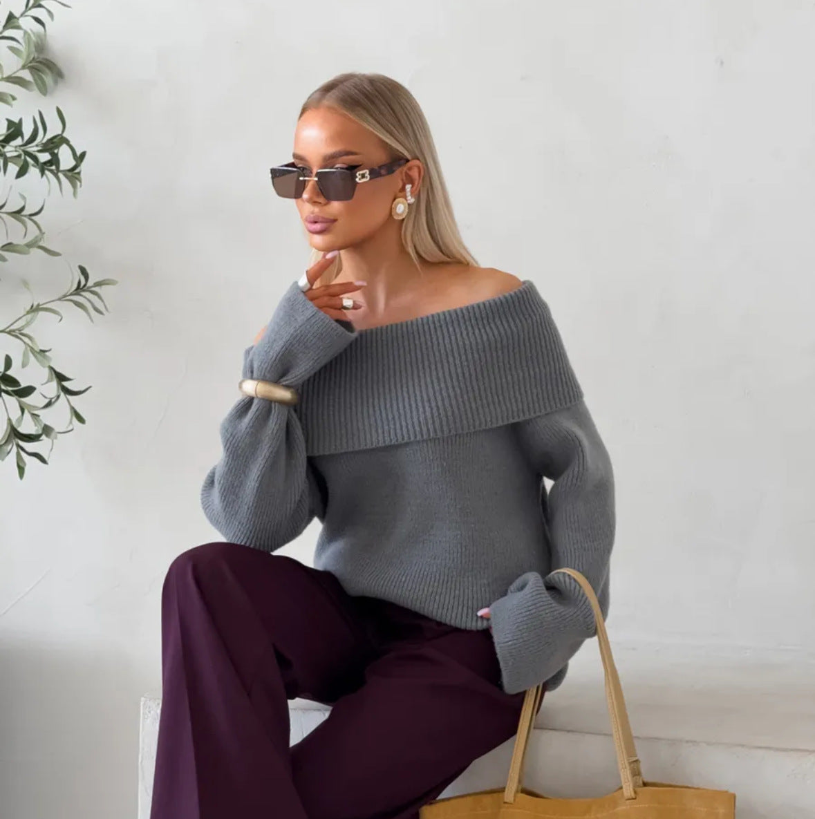 Women's sweater with a turn-down collar and bare shoulders - Chic and comfortable