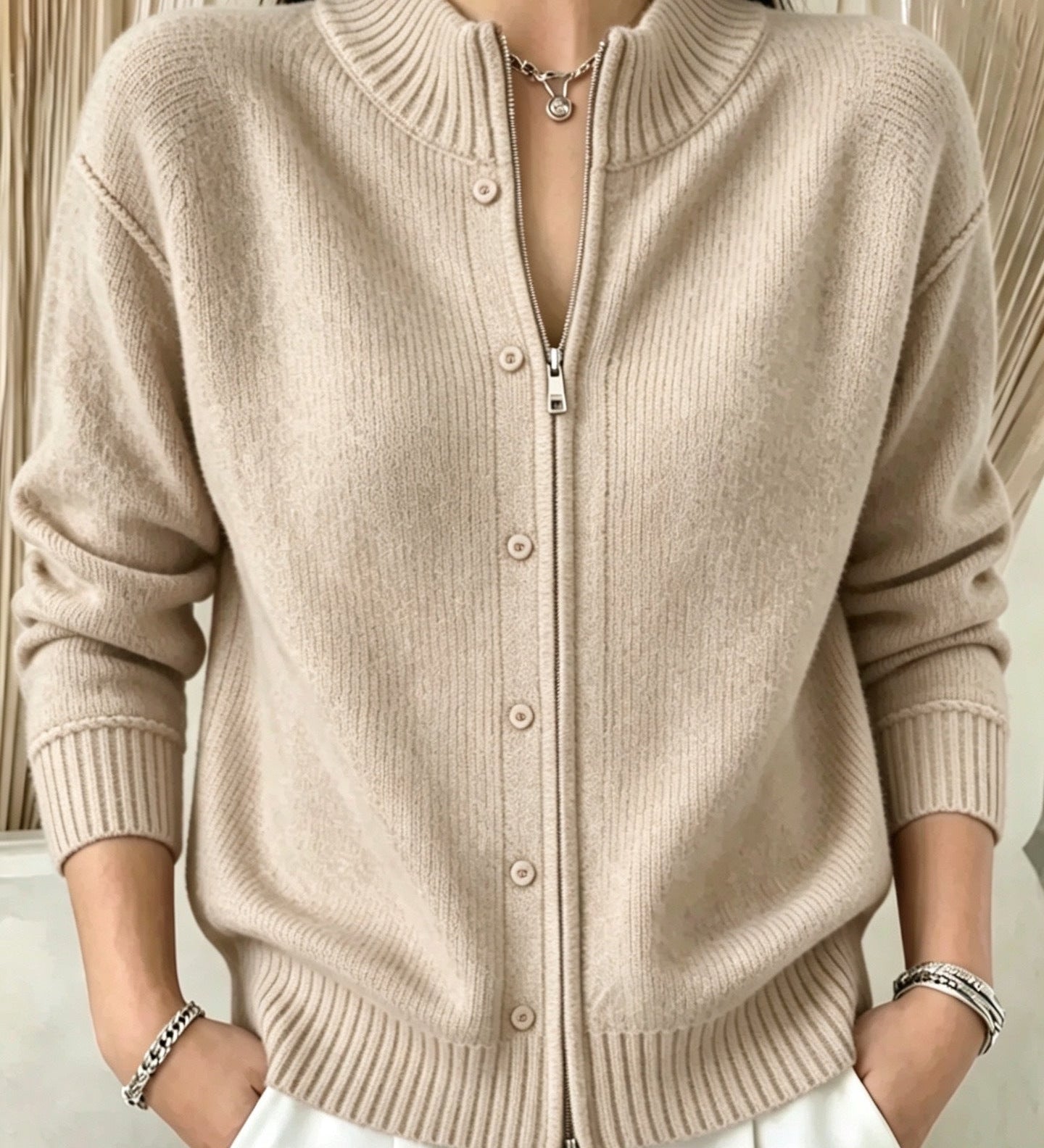 Women's zip-up crew-neck sweater - Soft and practical