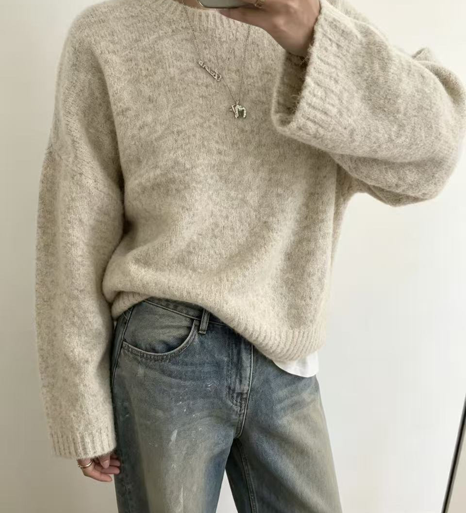 Loose-fit women's solid-colour knitted sweater – Soft and easy to wear