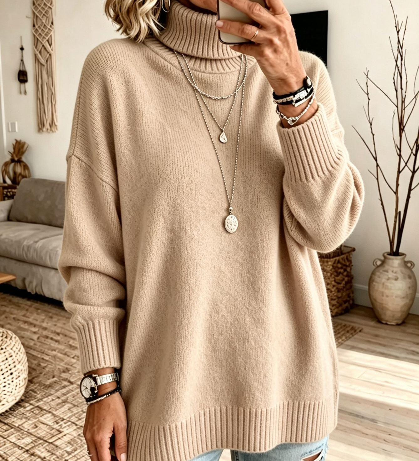 Loose-fitting women's turtleneck jumper - Warm and easy to wear