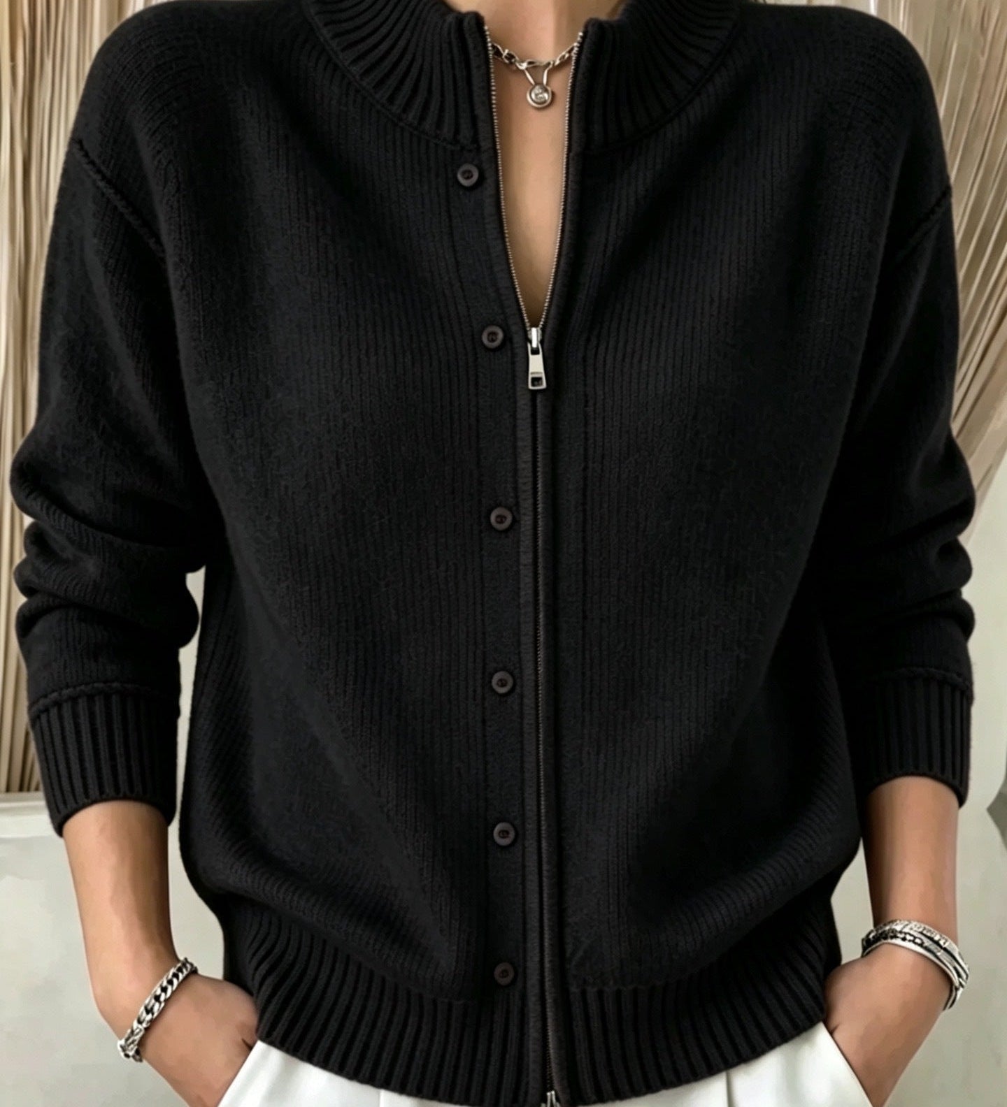 Women's zip-up crew-neck sweater - Soft and practical