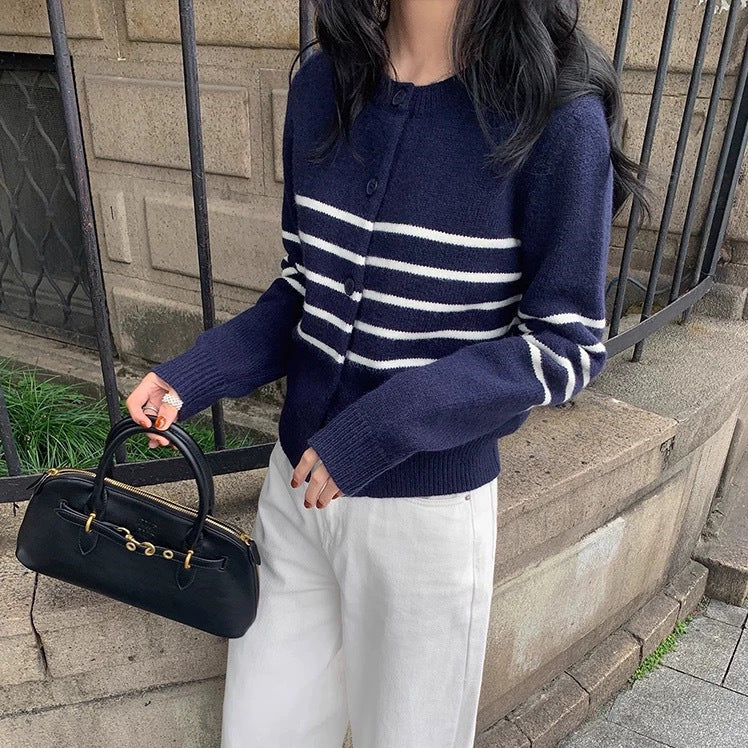 Women's striped crew-neck knit cardigan – A casual and comfortable style, ideal for layering every day