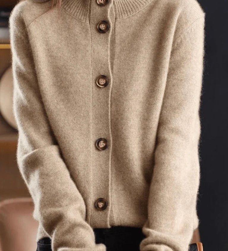 Button-front women's cardigan - Soft and easy to wear