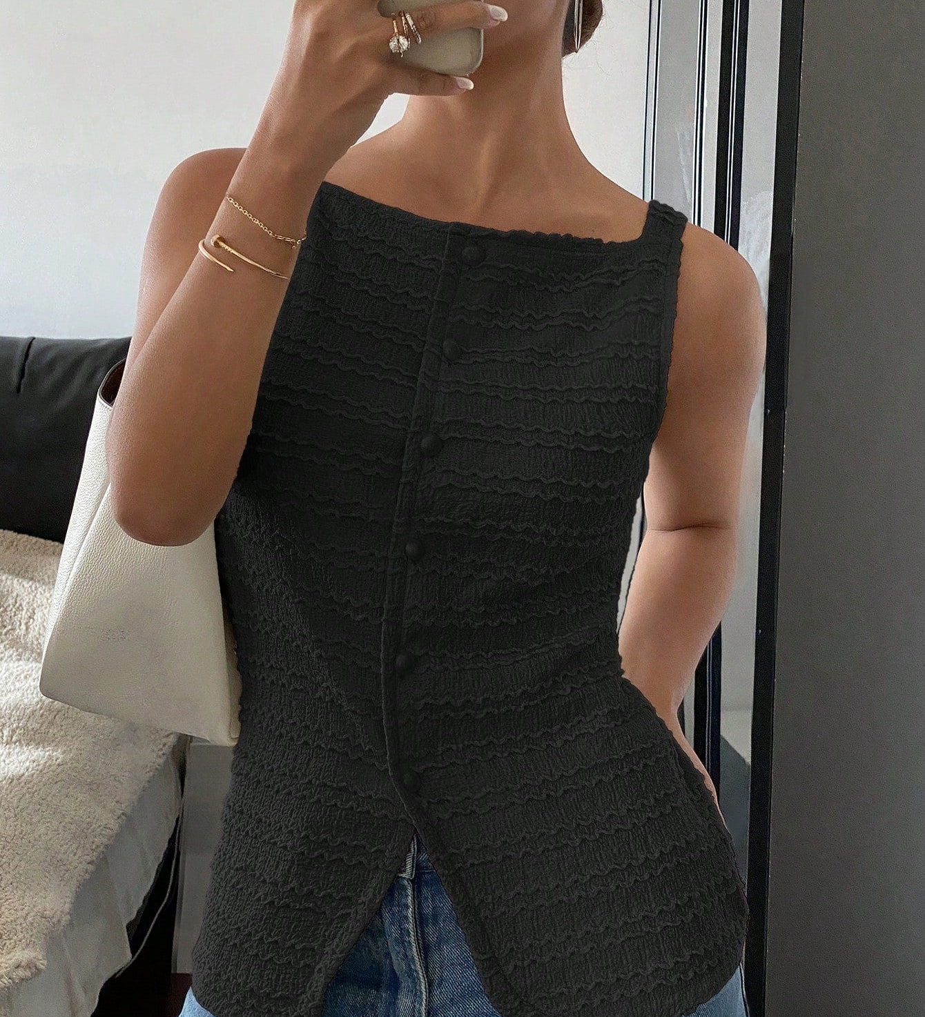 Elegant Women's Waistcoat with Buttons – Refined Sleeveless Style