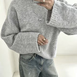 Loose-fit women's solid-colour knitted sweater – Soft and easy to wear