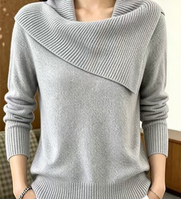 Relaxed women’s pullover with a lapel collar – Comfortable and versatile