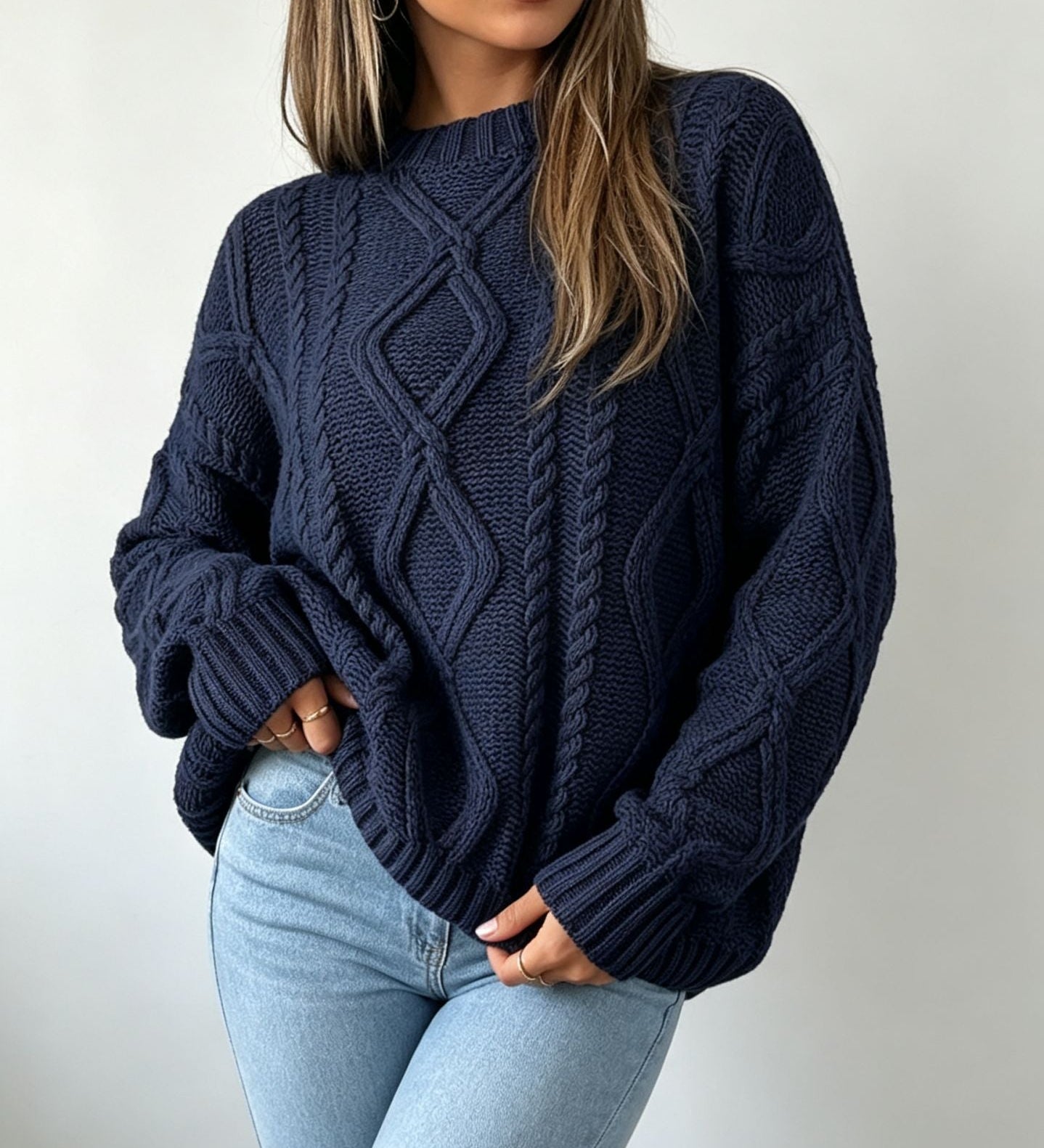 Women's loose-fit crew-neck sweater - Soft and casual