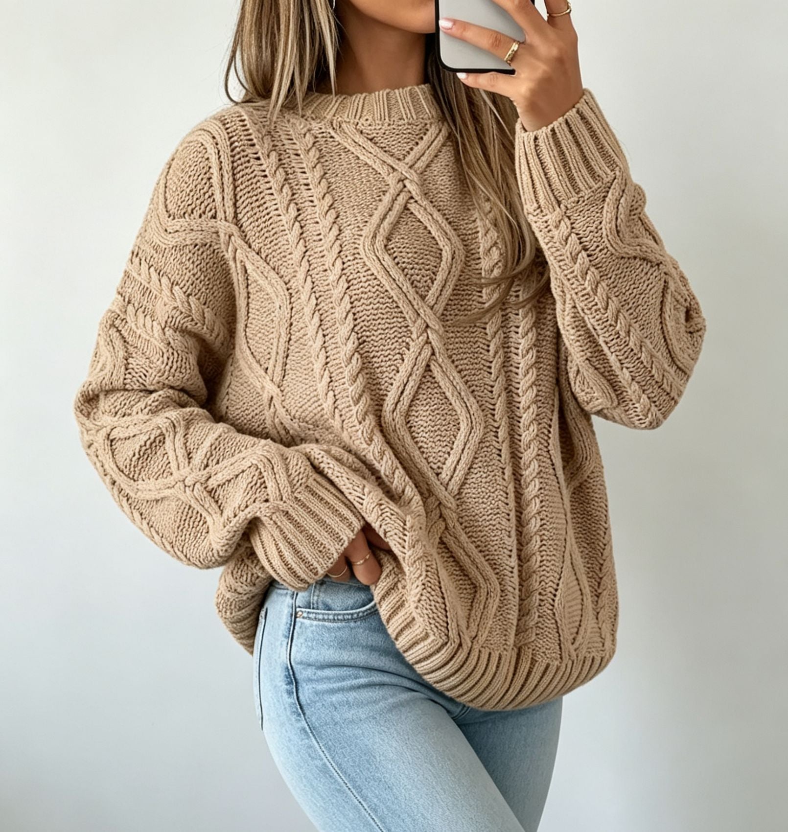 Women's loose-fit crew-neck sweater - Soft and casual