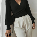 Elegant women's crossover sweater – Chic, modern style with puff sleeves